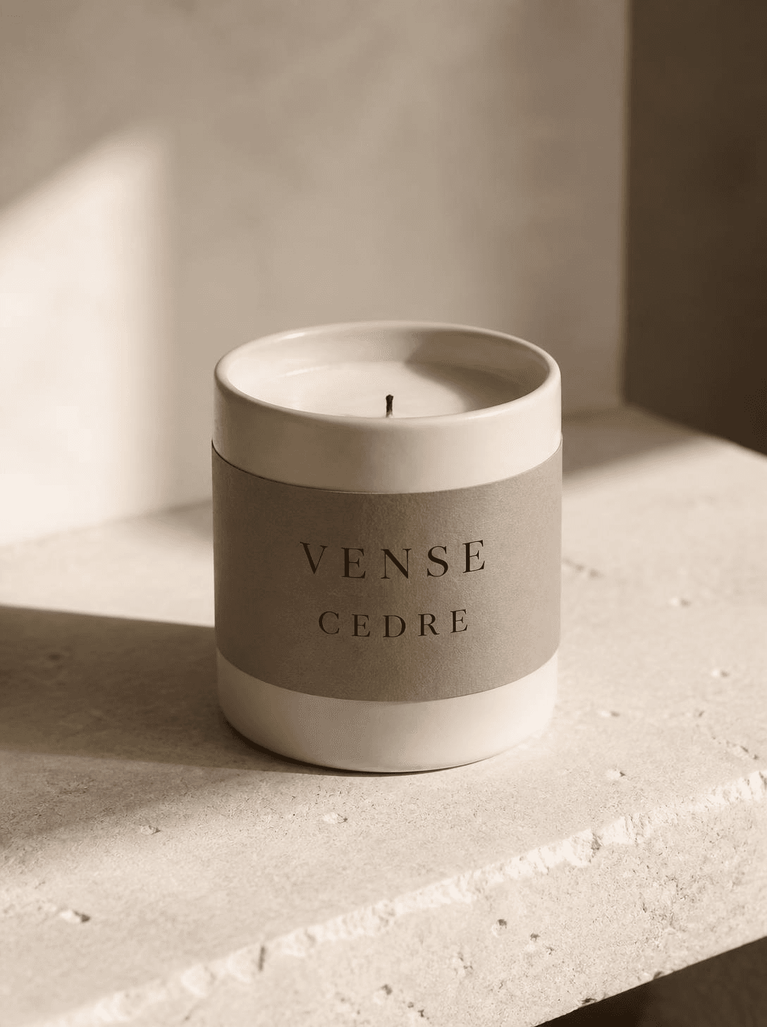 VENSE Cedre candle, cream ceramic vessel